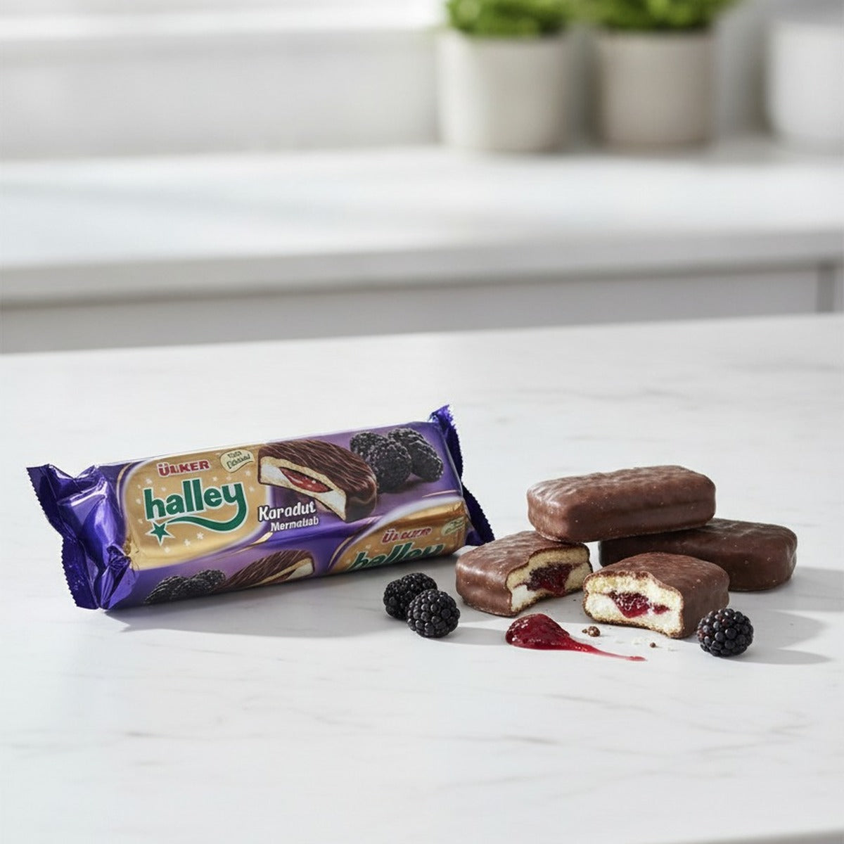 Ulker Halley Karadut — lifestyle 1